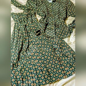 Leslie Fay Teal and Red Geometric Dress